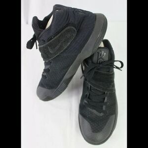 Nike Kyrie Irving 2 GS Triple Black Sneakers 826673-008 Shoes Youth Boys Size 7Y